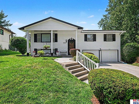 2nd image of 707 Sherman Dr