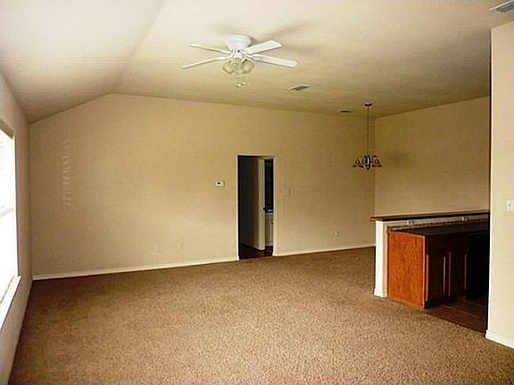 4th image of 4002 Carrera Ln #4004