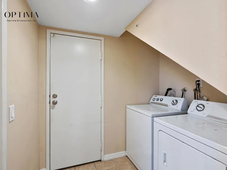 18411 Hatteras St #140 — Photo 11