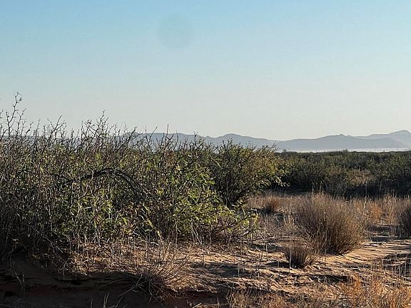 3rd image of Off La Joya Dr