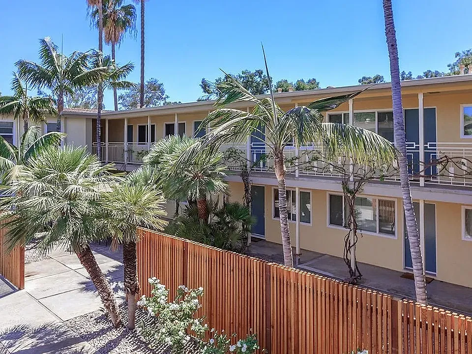 Paradise Palms Apartments