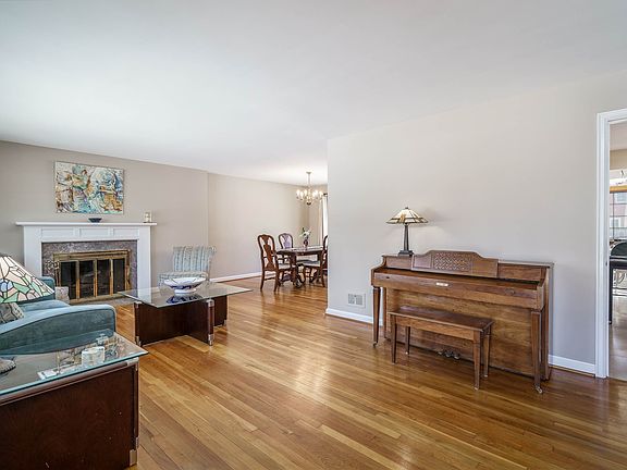 5th image of 2753 Northwest Blvd