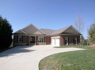 1239 Lakestone Ct, Gainesville, GA 30501