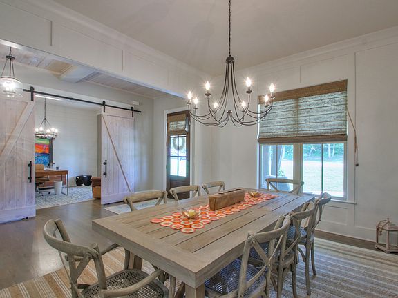 5th image of 213 Gilchrist South Cir
