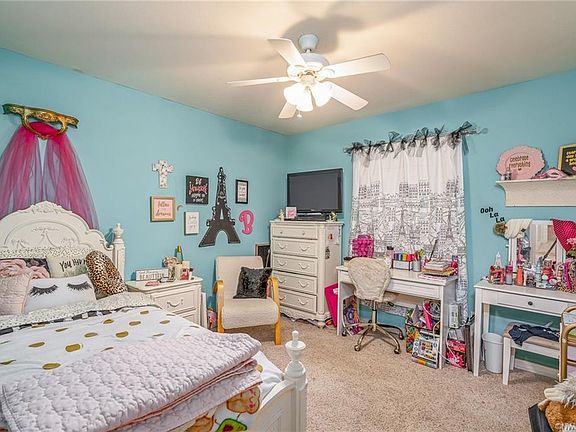 4th image of 7617 University Dr