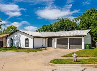 6633 Anne Ct, Watauga, TX 76148