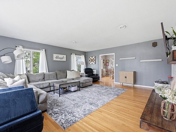 5th image of 603 4th St