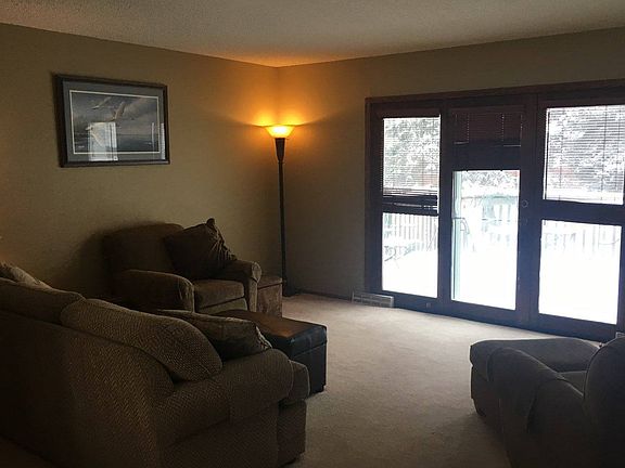 4th image of 802 8th St E