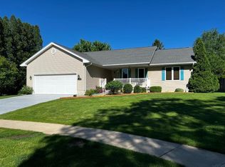 5702 Daisy Dr, Waterloo, IA 50701