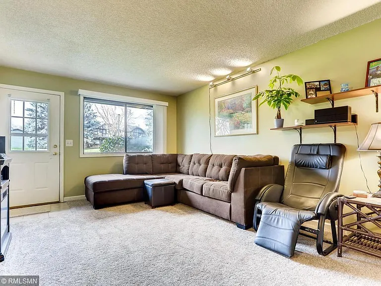 13359 Zenith Ln — Photo 4