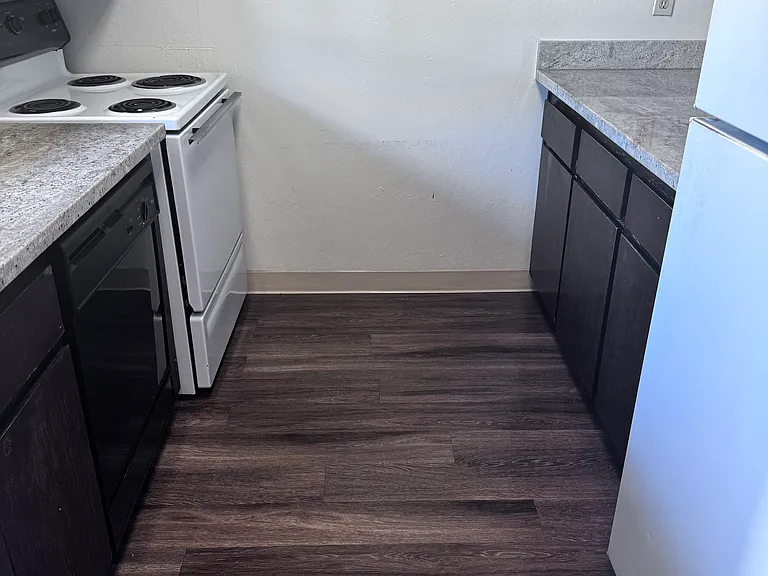 Alvarado Parkside — Photo 17