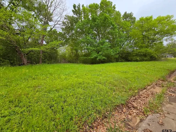 617 Timmons St, Gilmer, TX 75644