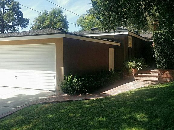 3rd image of 2306 Manzanita Ln
