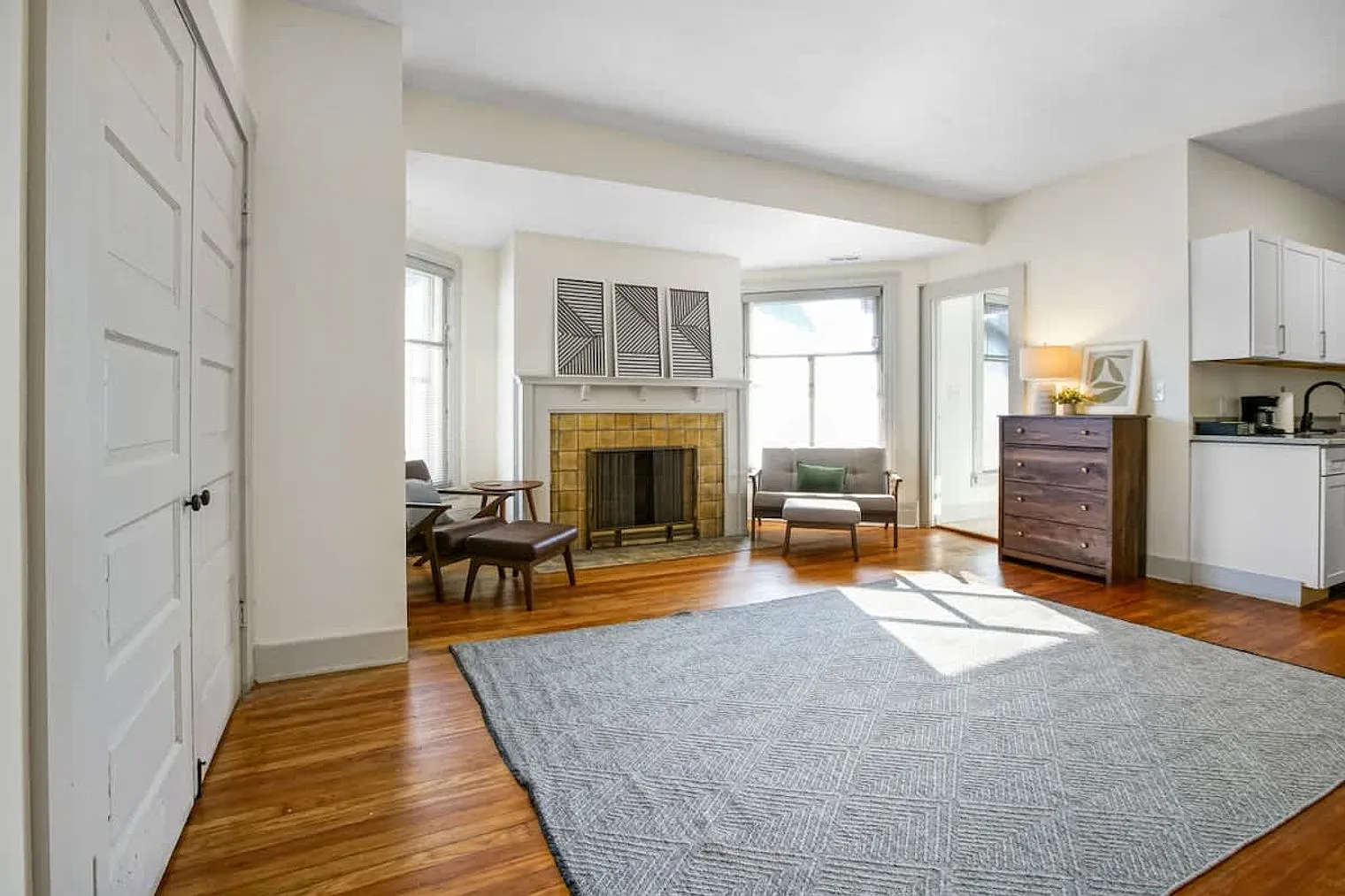 1 bed, 1.0 bath, 495 sqft, $2,118 — Photo 4