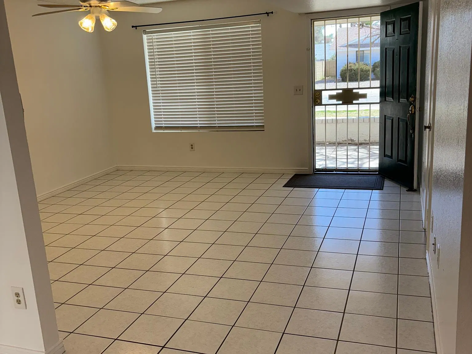4 bed, 1762 sqft, $2,700 — Photo 3