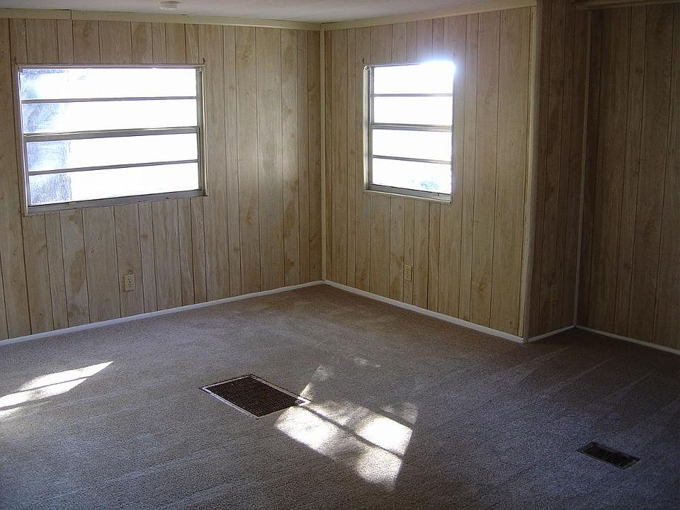 2nd image of 3195 SE 145th St