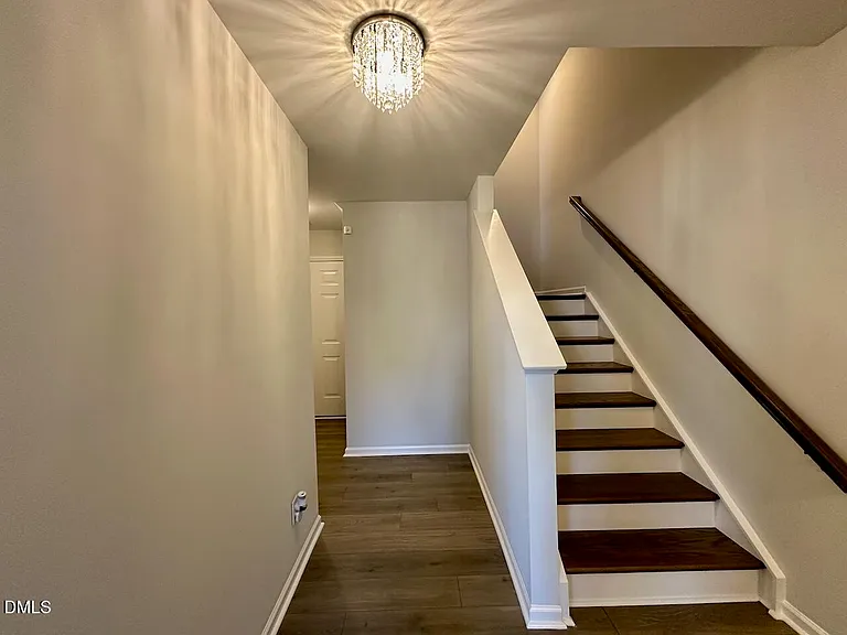 653 Grand Central Sta — Photo 3