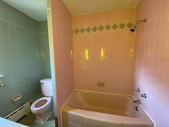3rd image of 1026-28 N Olden Ave #1028