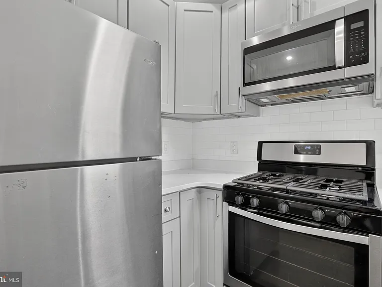 2319 N College Ave #B — Photo 7