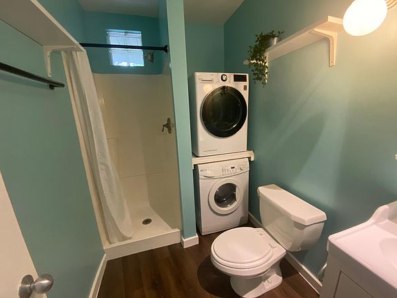 Bathroom with washer/dryer