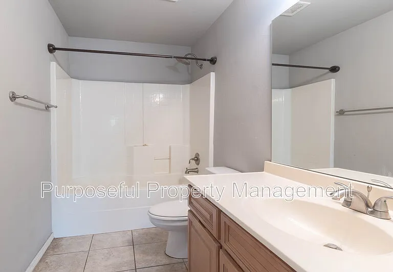 617 SW 36th St — Photo 19