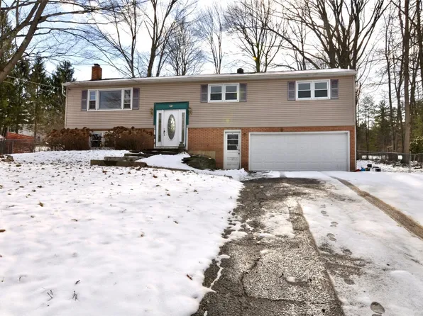 4 Eland Dr, Apalachin, NY 13732