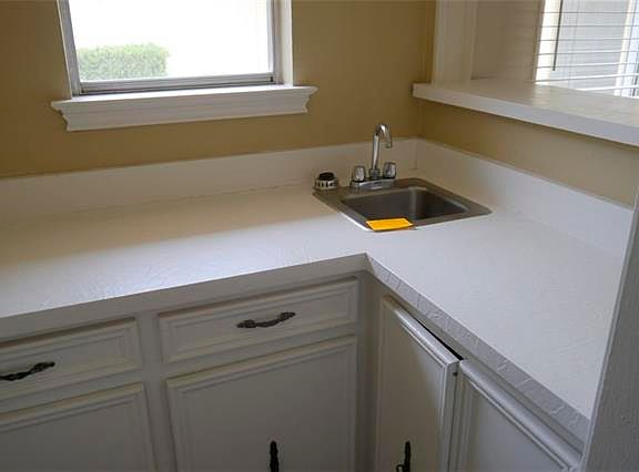 5th image of 2806 Carriage Ln