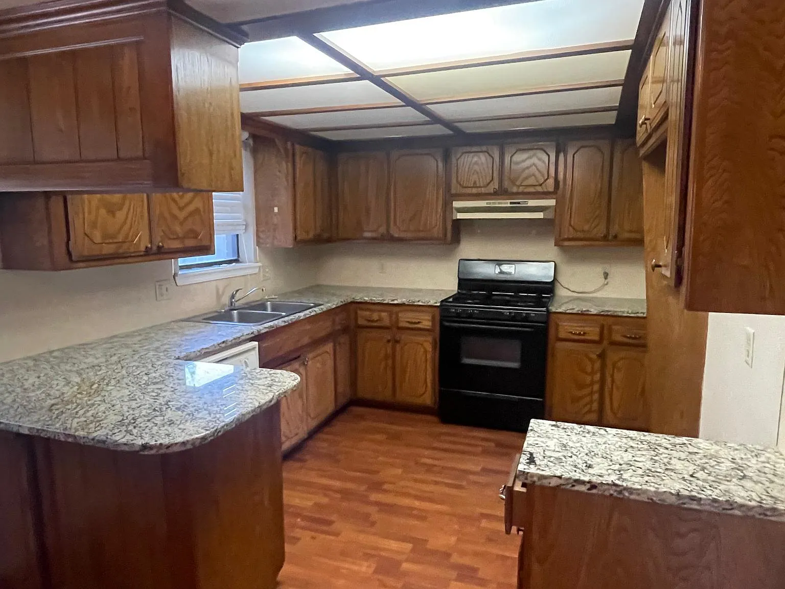 3 bed, 1.5 bath, 1120 sqft, $1,395 — Photo 2