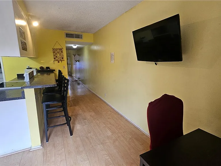 4189 Mississippi Ave — Photo 5