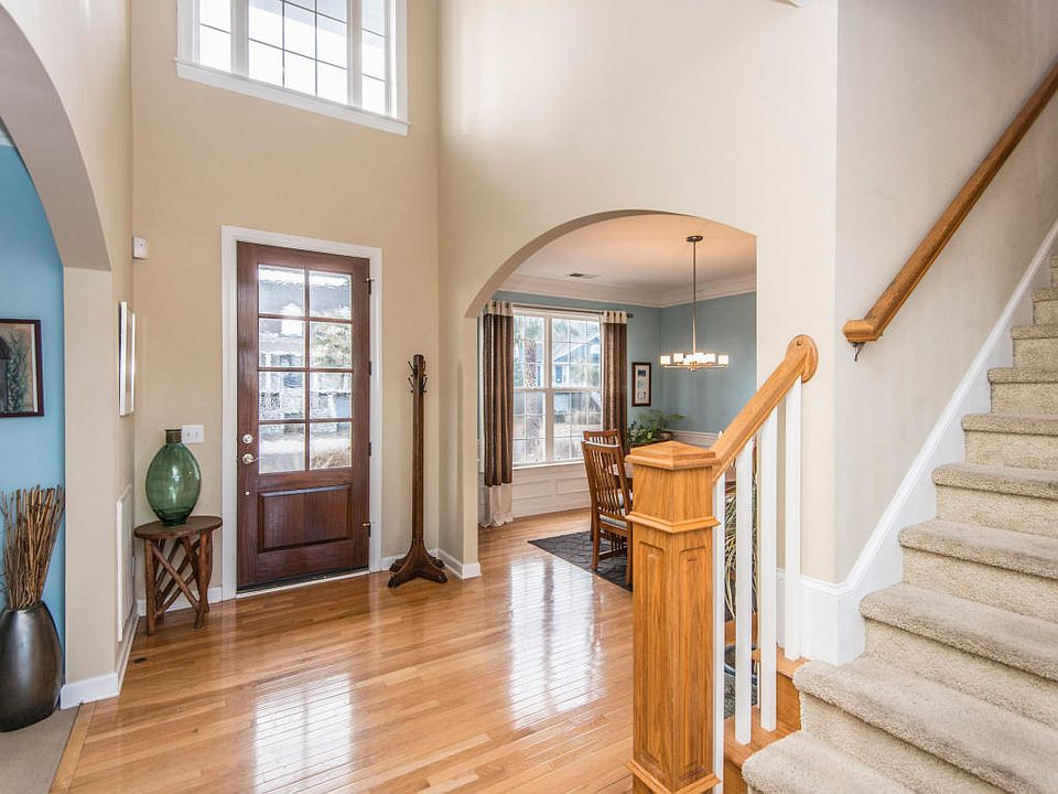 1st image of 3013 Riverwood Dr