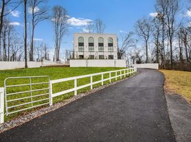 17806 Dry Mill Rd, Leesburg, VA