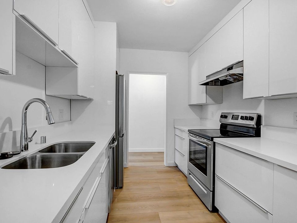 1st image of 845 20th St #208