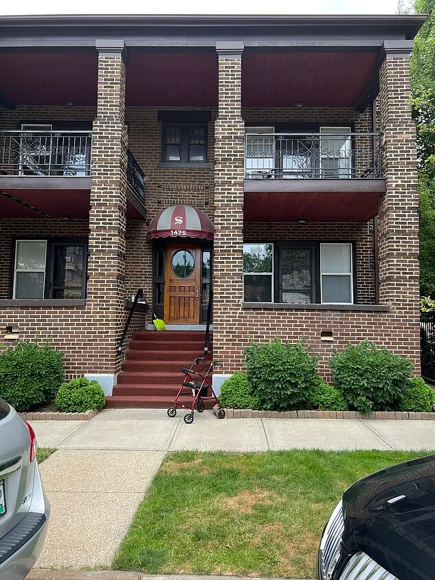 2 bed, 1000 sqft, $1,150 — Photo 1