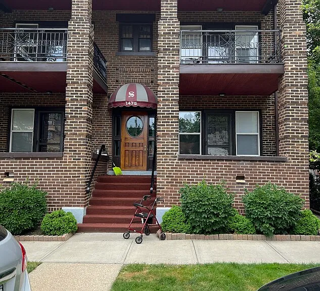 1475 Crawford Rd #4 — Photo 1