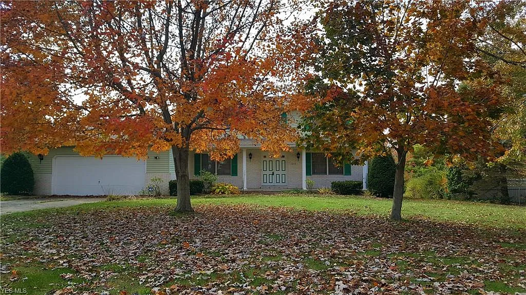 1079 Federal Ave photo 1