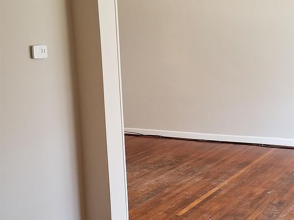4th image of 22 N Pennewell Dr