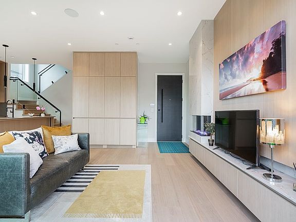 2nd image of 3674 Oxford St #2