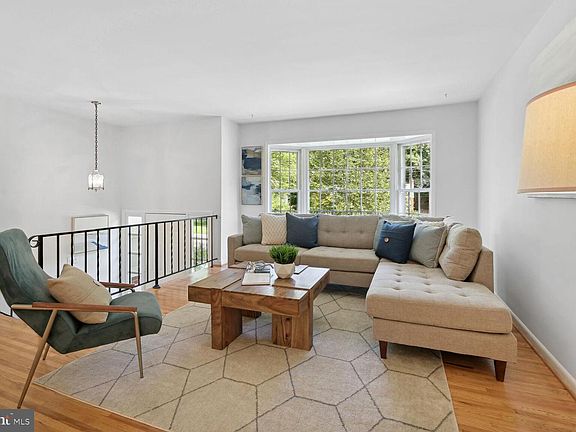 4th image of 712 Owens St #36