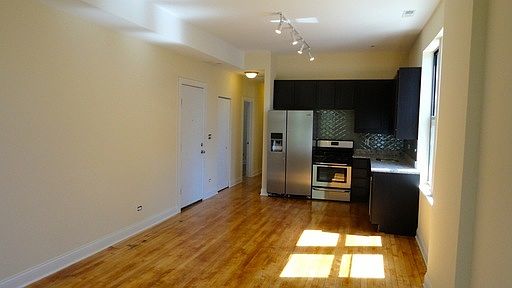 1st image of 4053 N Leavitt St APT 4