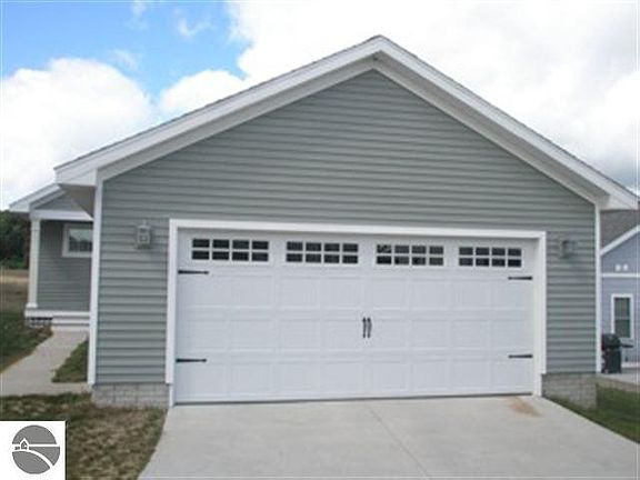 3rd image of 850 Cobalt St
