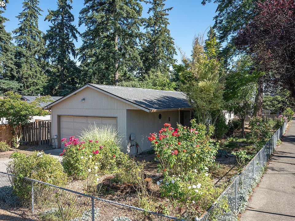 1st image of 8416 SE 72nd Ave