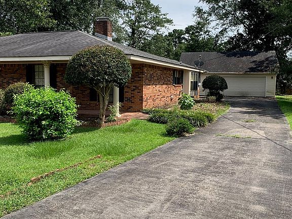 2nd image of 615 E Lakeshore Dr