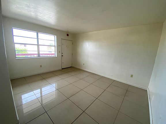 4th image of 5165 W Flagler St #B