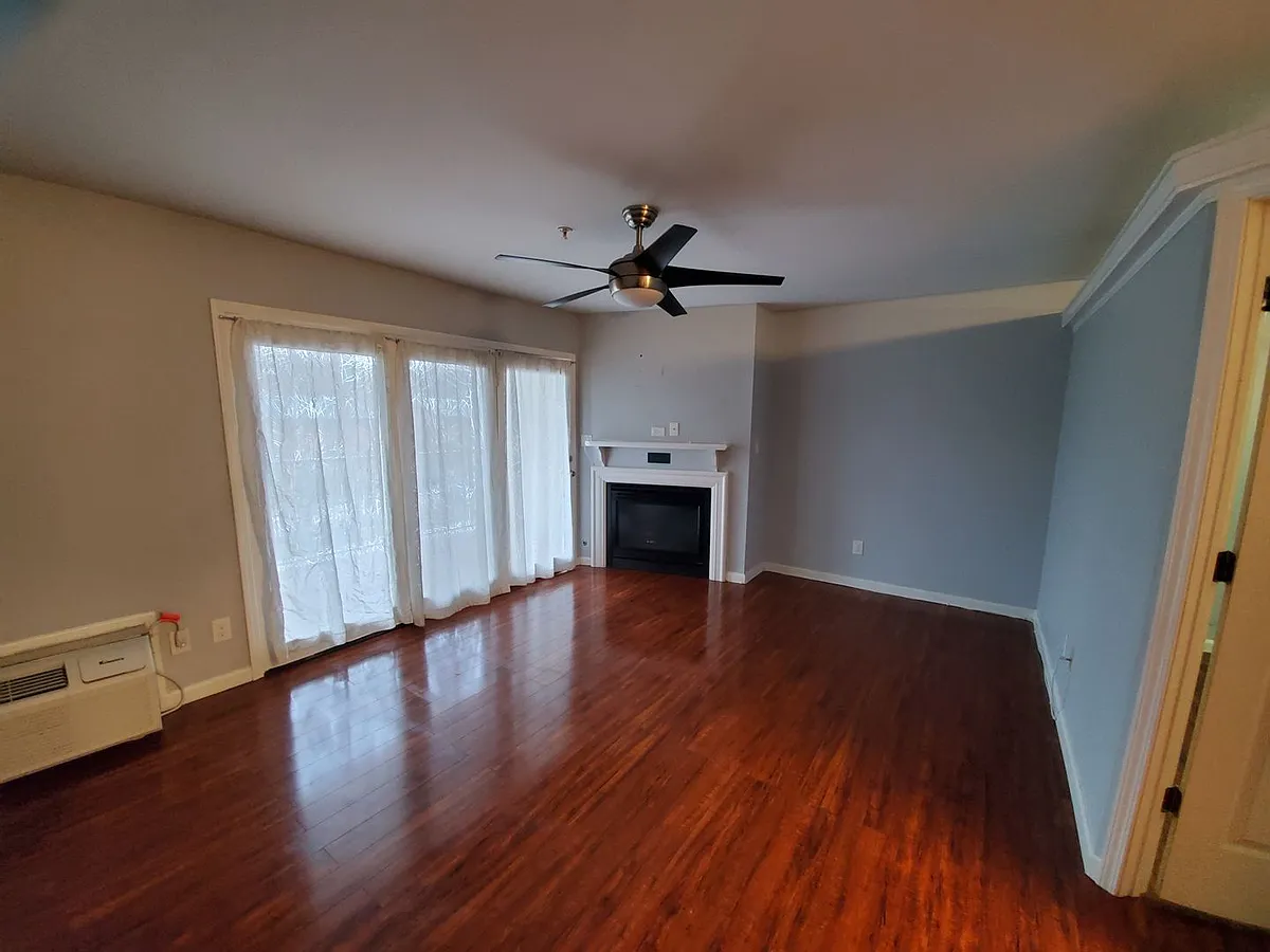 Building Photo - 2730 Brownsboro Rd #141