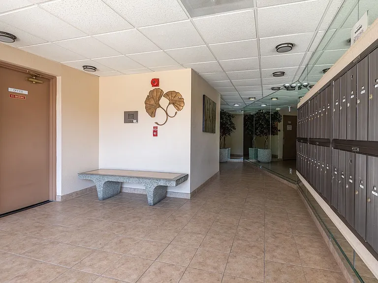 Riverside Terrace Apartments — Photo 6