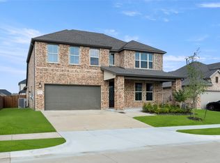 925 Hawthorn Ln, Mansfield, TX 76063