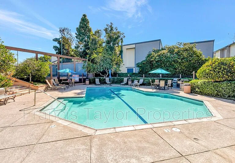 8840 Villa La Jolla Dr #211 — Photo 27
