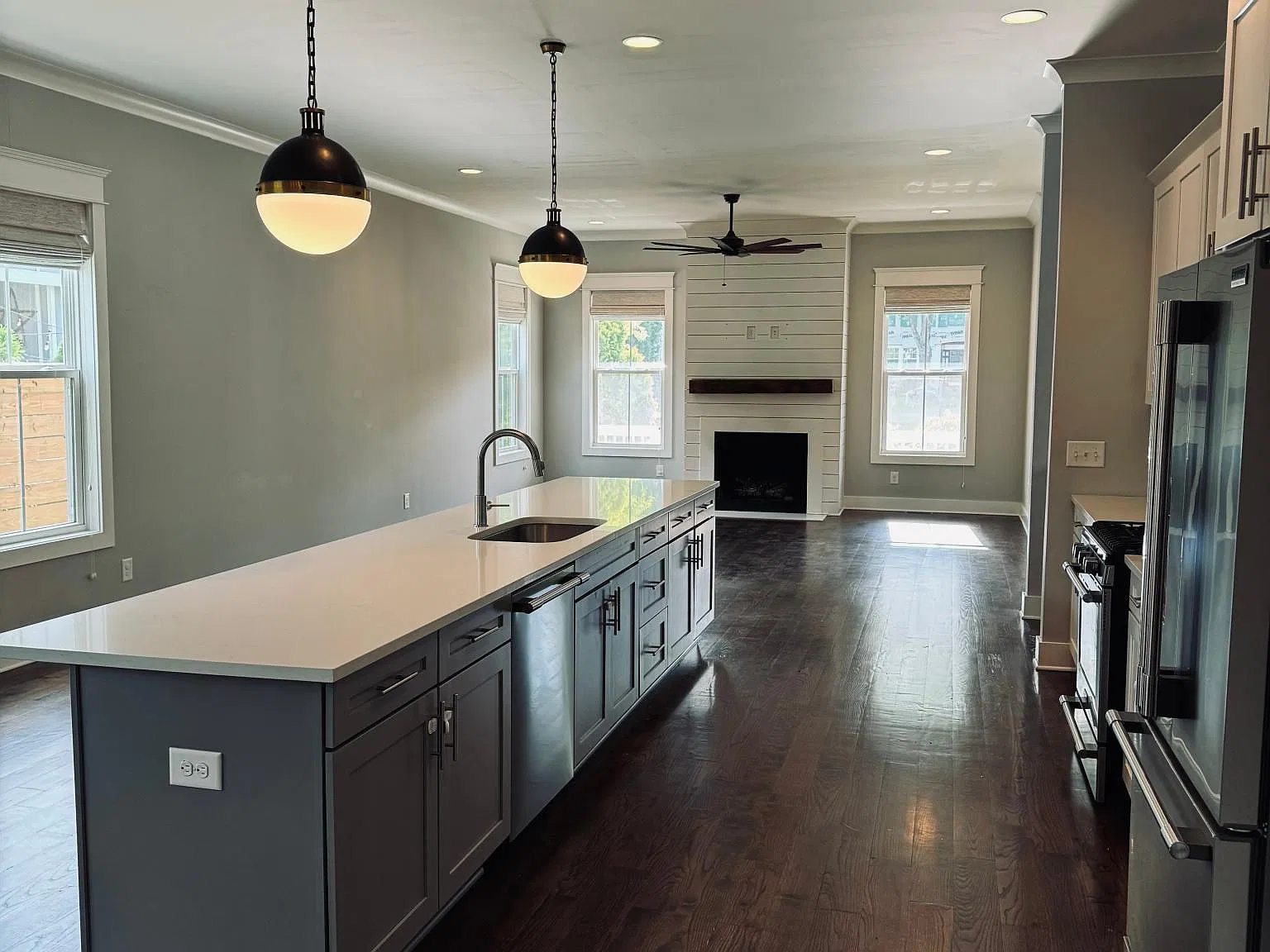 3 bed, 2.5 bath, 2808 sqft, $4,600 — Photo 4