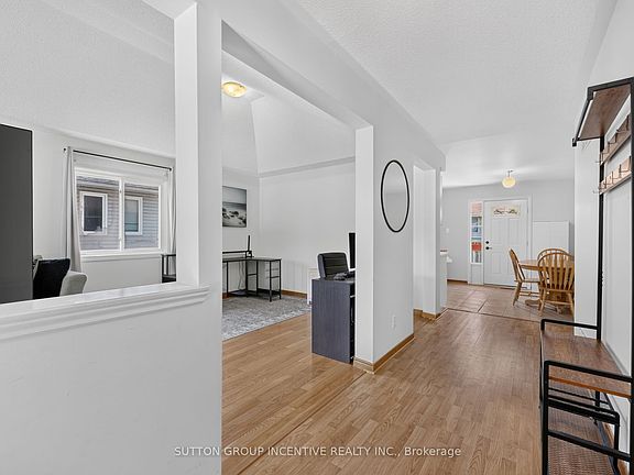 5th image of 6 Riverdale Dr