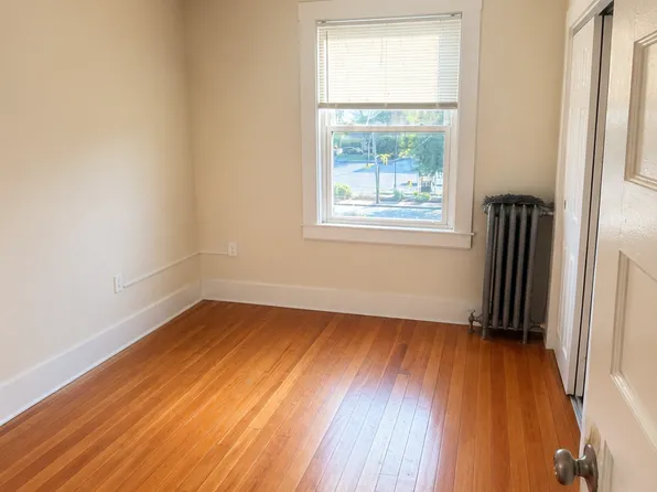 8 Lexington Ter #3, Waltham, MA 02452